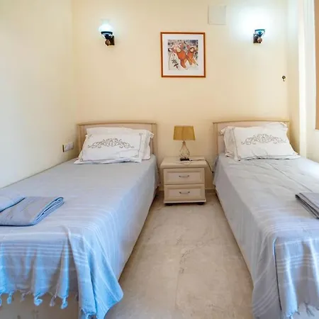 Otel Oeluedenizde Bir Fethiye