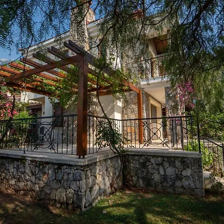 Oeluedenizde Bir Otel Fethiye